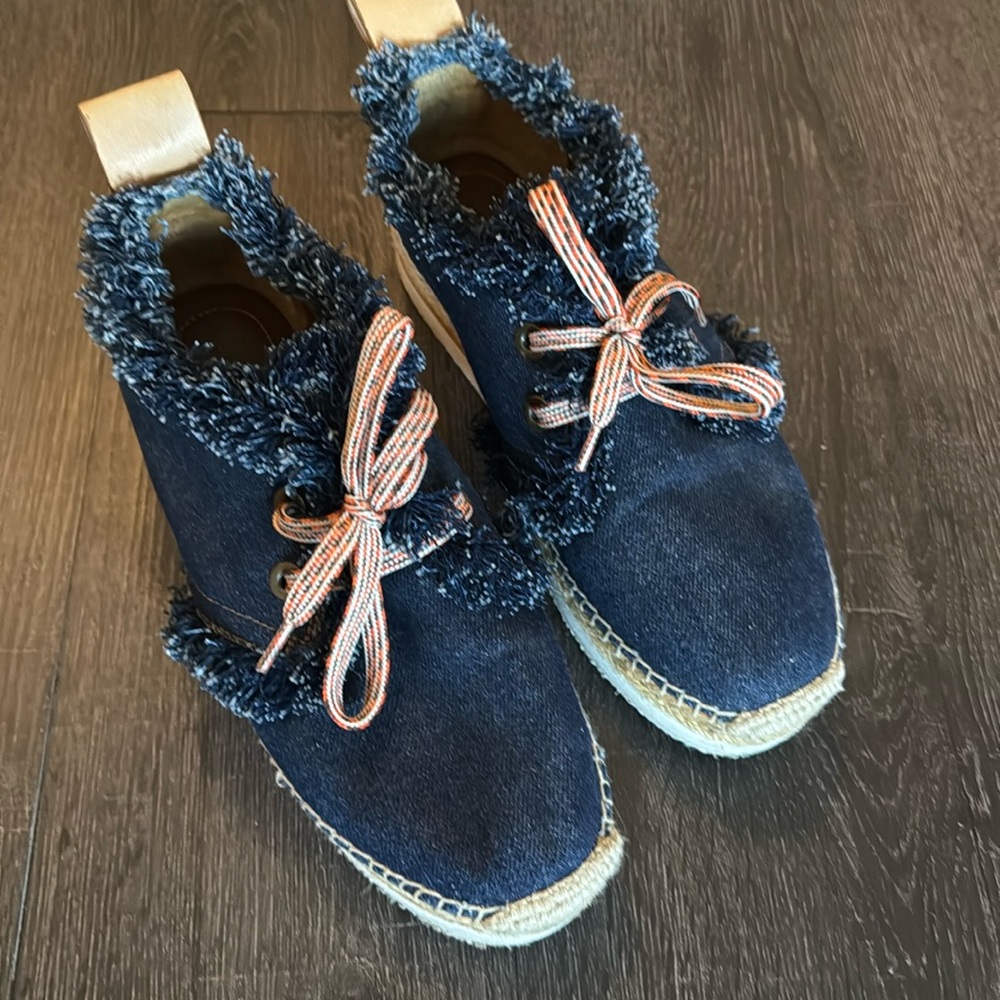 This are beautiful eapadillas from Chloe.